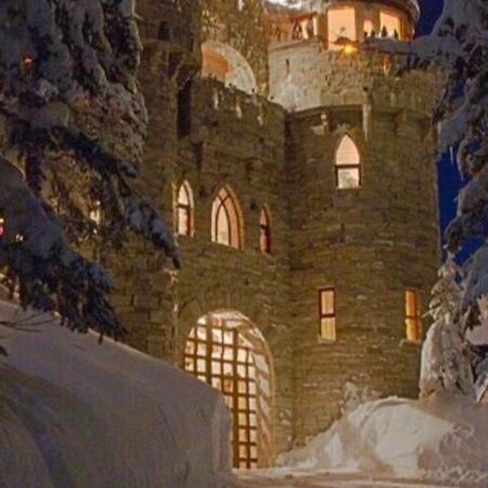 サンドポイント Schweitzer Castleヴィラ エクステリア 写真